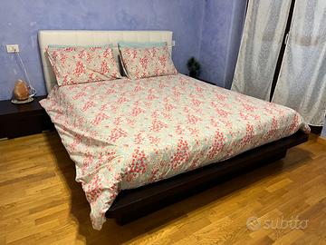 Letto futon contenitore wengé con testiera bianca