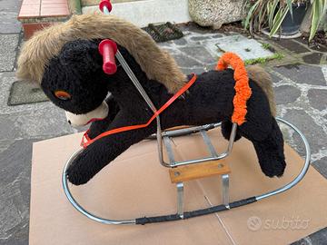 Cavallo a dondolo vintage anni 70