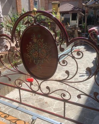 Letto matrimoniale testata in ferro battuto
