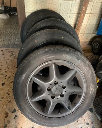 4 cerchi con gomme mercedes