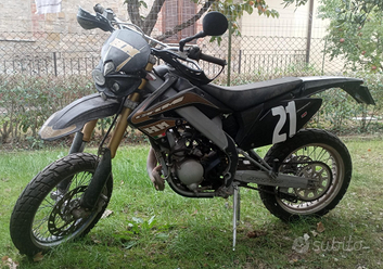 Supermotard 50 hm derapage