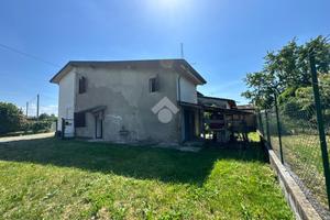 CASA SEMINDIPENDENTE A NOCETO