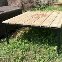 Tavolo in legno da giardino