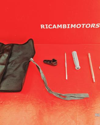 KIT ATTREZZI BMW R1200RT 2006