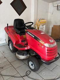 Trattorino taglia erba Honda HF 2315 V-Twin