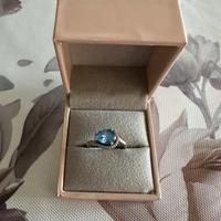 Anello Diamonique con pietra azzurra blu celeste