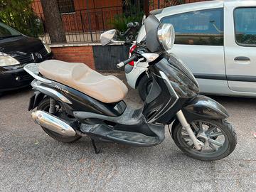 Beverly 300