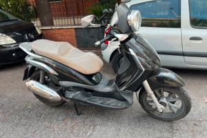 Beverly 300