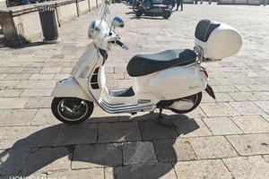 vespa 300 GTS super