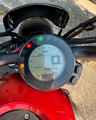 YAMAHA XSE 700