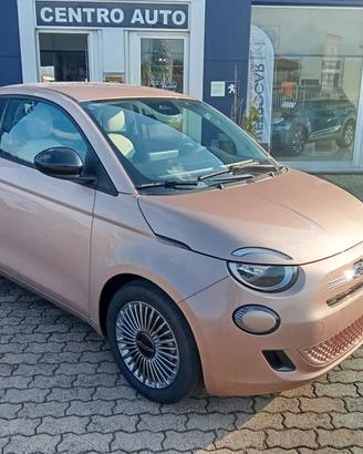 Fiat 500 Berlina Hybrid Icon