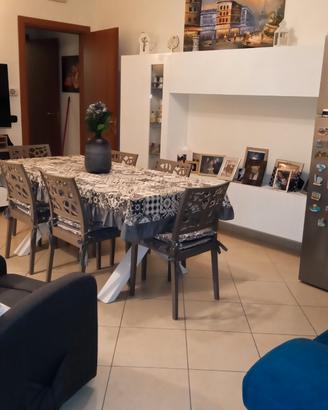 Appartamento piano terra veranda e box