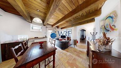 Appartamento di 100 m² con 3 locali a Sellano