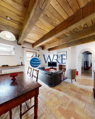 Appartamento di 100 m² con 3 locali a Sellano