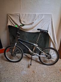 bicicletta bmx