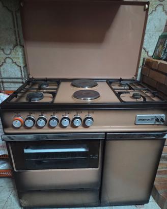 Cucina a gas ariston