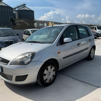 Ford Fiesta 1.2 16V 5p. Ghia 2006