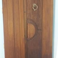 Portoncino in legno massello artigianale