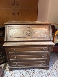 cassettone vintage da restaurare