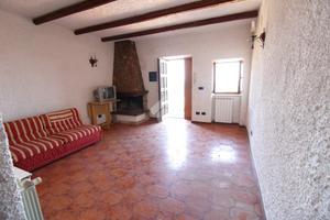 3 LOCALI A POGGIO CATINO