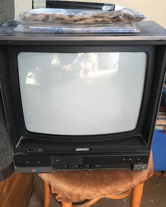 Televisione Irradio  Funzionante a Colori Piacenza