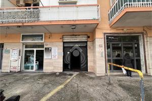 NEGOZIO A NAPOLI