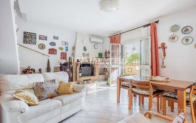 Villa Quadrifamiliare a Fiumicino 5 locali