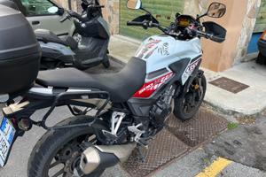 HONDA CB 500 X - 2017 - Bianca accessoriata