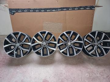 Set 4 Cerchi 17" Originali VW "Nivelles" NUOVI 