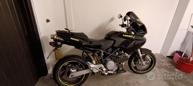 Moto ducati multistrada