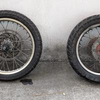 cerchi a raggi da 19 e 17