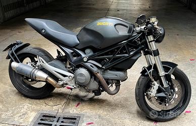 Ducati Monster 696