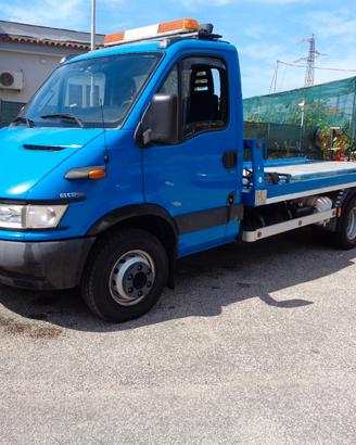 Iveco Daily Carroattrezzi
