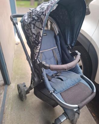 carrozzina più lettino più seggiolone.
