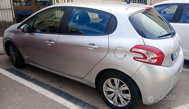 Peugeot 208 1.4 diesel 68 Cv