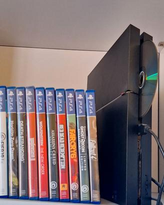 PS4 1 tb + 11 giochi