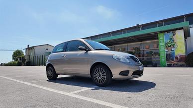 Lancia ypsilon 2009