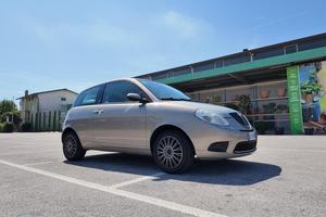 Lancia ypsilon 2009