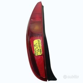 STOP FANALE POSTERIORE SINISTRO FIAT Punto Berlina