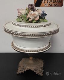 Codice: 268361  CENTROTAVOLA CON COPERCHIO IN CERA