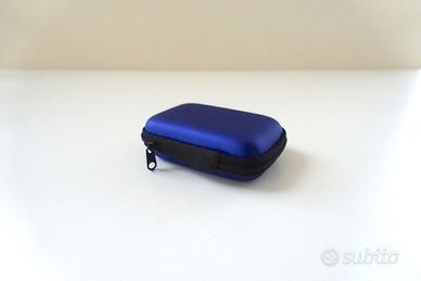 Custodia blu per piccolo hard disk esterno