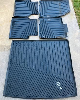 Tappetini e vasca baule originali Audi Q4