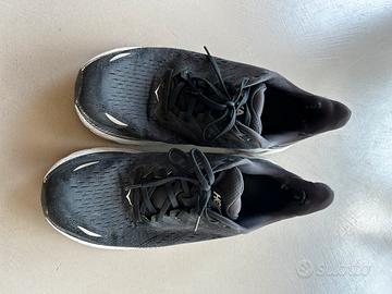 Hoka Clifton nere taglia 8 cioe 44 e 2/3