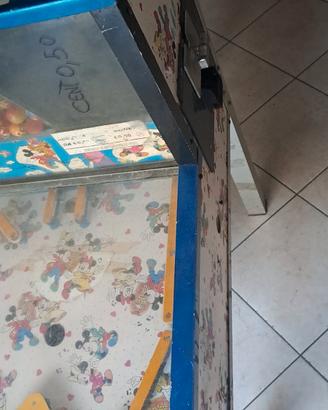 distributore di palline bambini