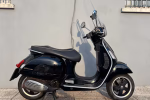 Piaggio Vespa 300 GTS