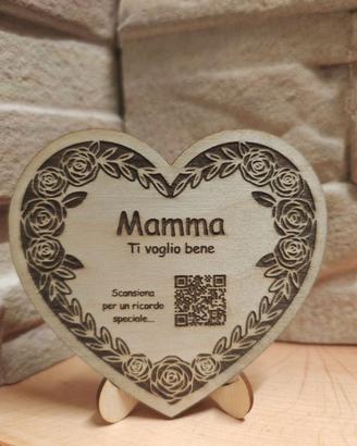 Cuore in Legno Inciso con QR Code Personalizzato