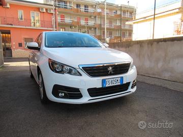 Peugeot 308 BlueHDi 130 S&S Business
