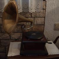 grammofono con collezione dischi 78 giri