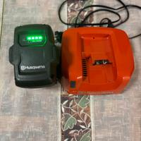Batterie e Caricabaterie Husqvarna BLi 300 e QC330