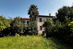 Porzione di Bifamiliare con 350mq di giardino